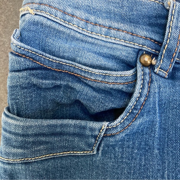 Pennington Size 28 Blue Capris Slightly Curvy Fit Inseam 21 - Picture 3 of 8